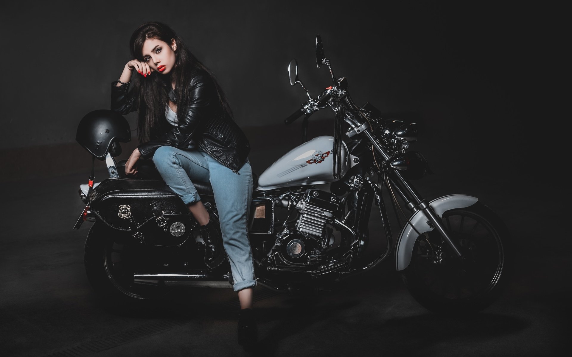 Biker girls: style and drive in Monrovia