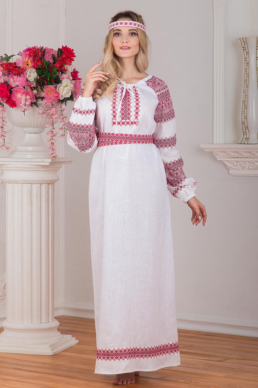 Women in Slavic costumes in Monrovia