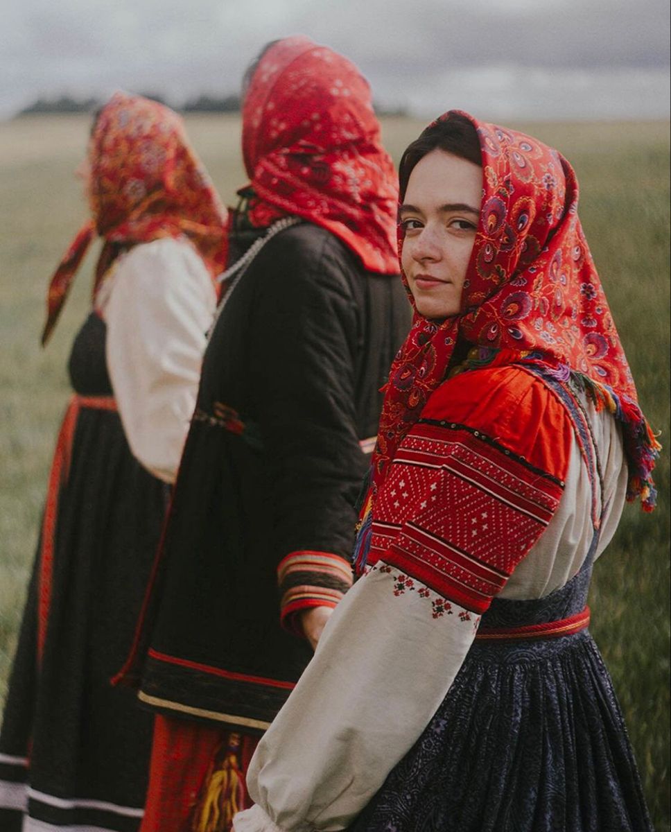 Women in Slavic costumes in Monrovia