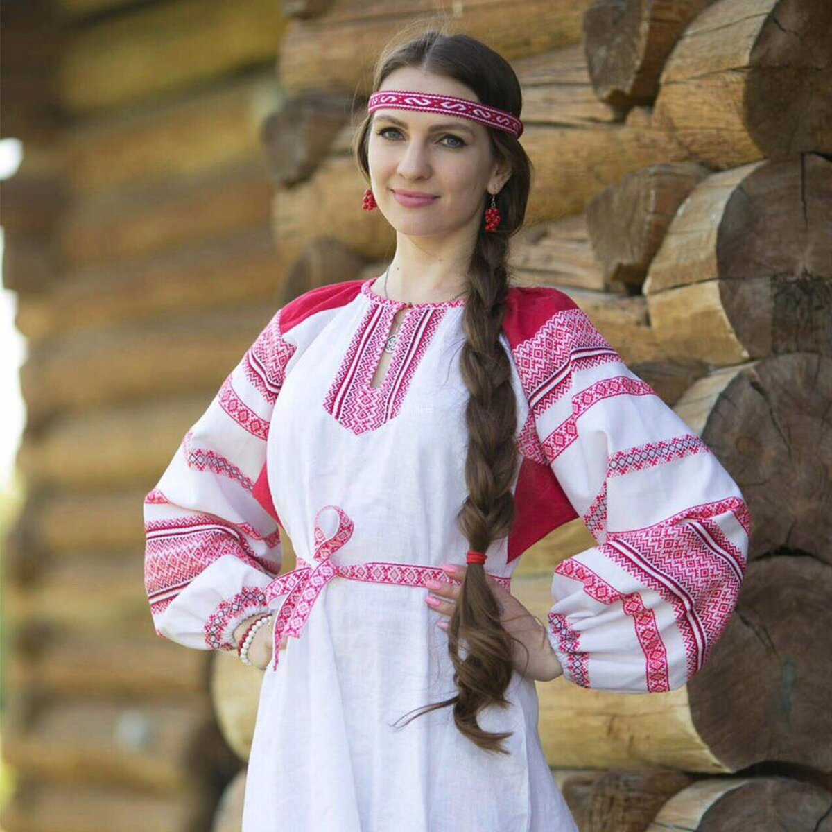 Girls in Slavic costumes in Monrovia