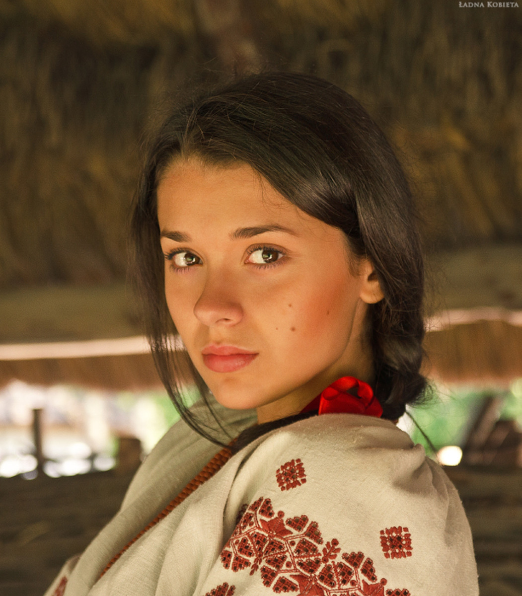 Girls in Slavic costumes in Monrovia